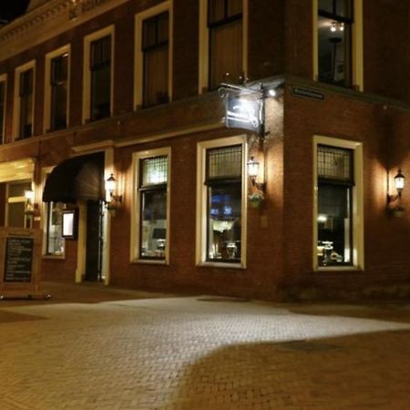 B&B Het Herenhuys Aan De Historische Gracht Van Kollum Exteriör bild