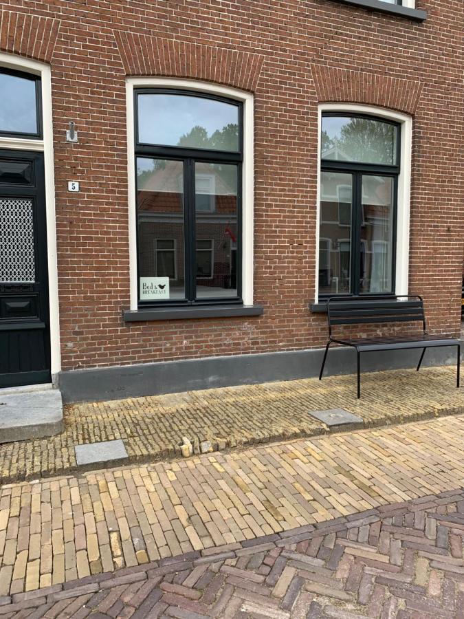 B&B Het Herenhuys Aan De Historische Gracht Van Kollum Exteriör bild