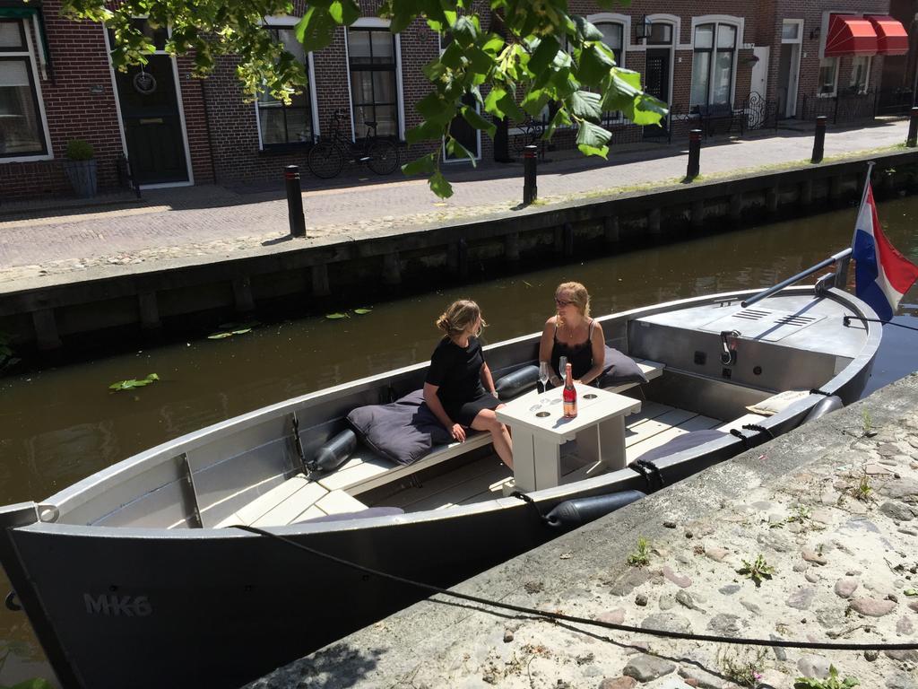 B&B Het Herenhuys Aan De Historische Gracht Van Kollum Exteriör bild