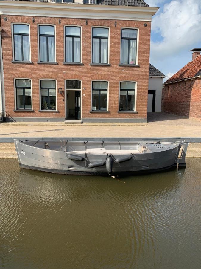 B&B Het Herenhuys Aan De Historische Gracht Van Kollum Exteriör bild